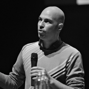 Photo by Kristian Lukić.