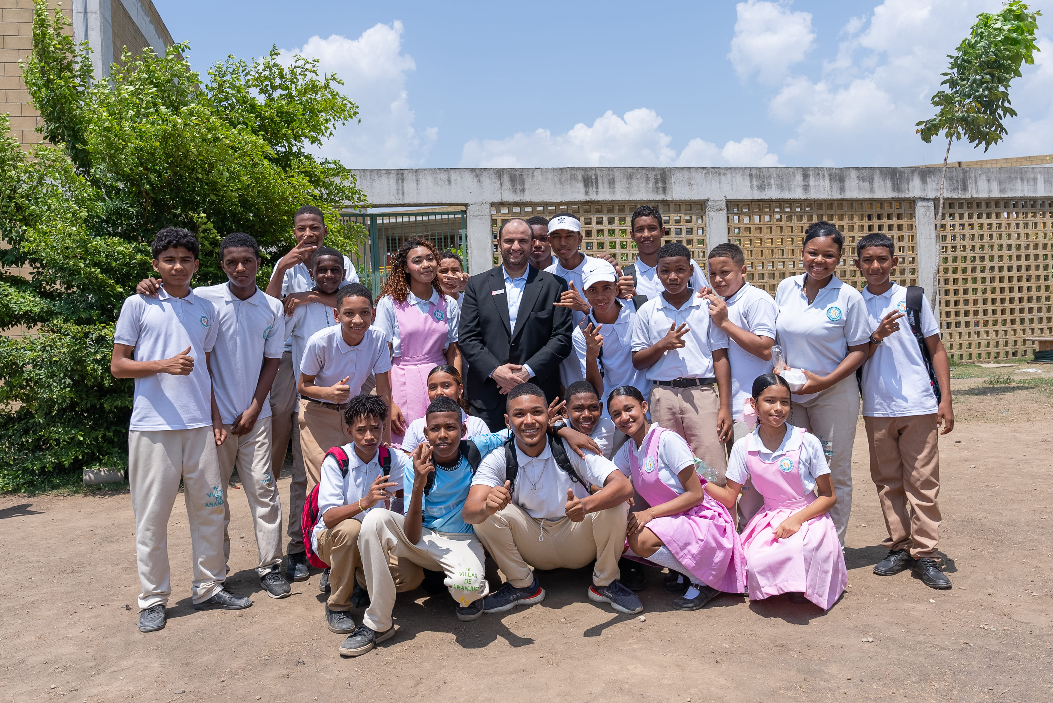 Visita de Education Above All y representantes de Qatar al proyecto Todos al Cole de la Fundación Pies Descalzos en Barranquilla y Cartagena