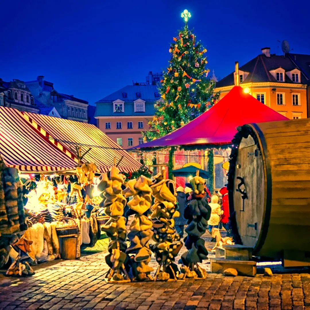 3rd Annual Shoppin' Around The Christmas Trees Market！