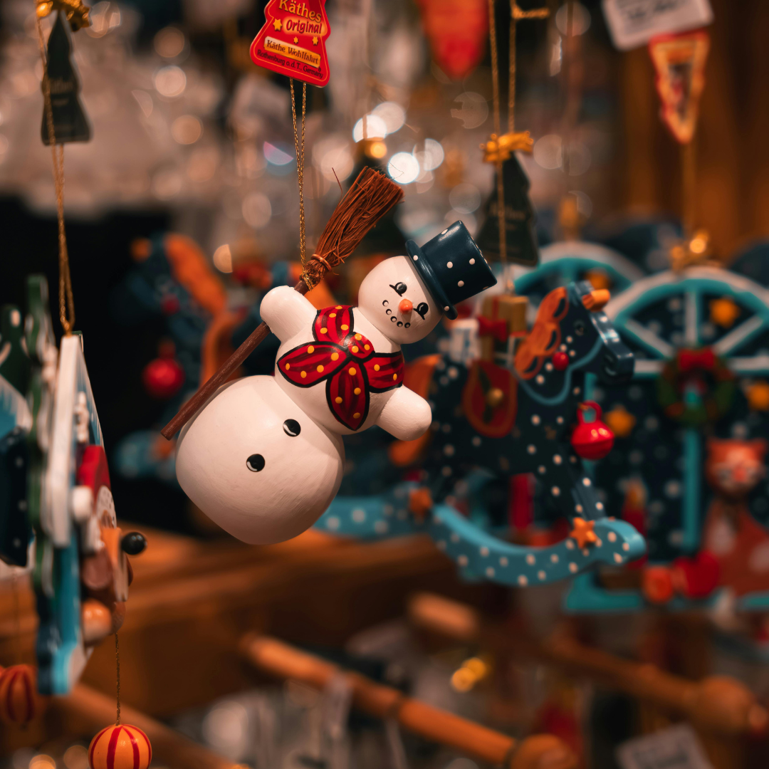 Annual Hometown Holiday Market at Side Launch