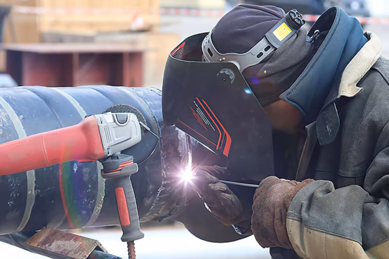 How to Weld in Extreme Temperatures Without Damaging Your Tools