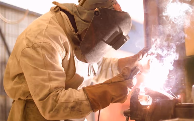 Layering Welding Apparel for Maximum Safety and Comfort