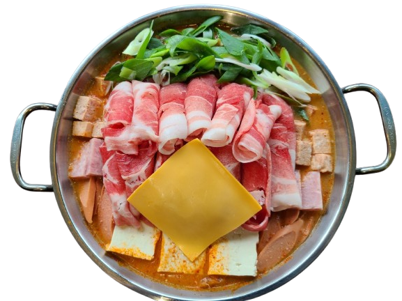 엉클존슨부대찌개의 대패삽겹부대전골 사진입니다.