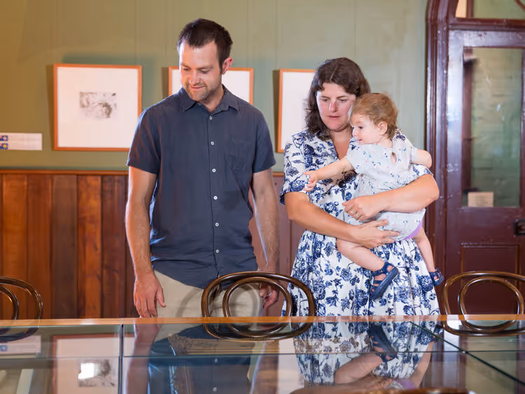 Visitors+to+School+of+Arts+-+Photo+by+Peter+Reid.jpg