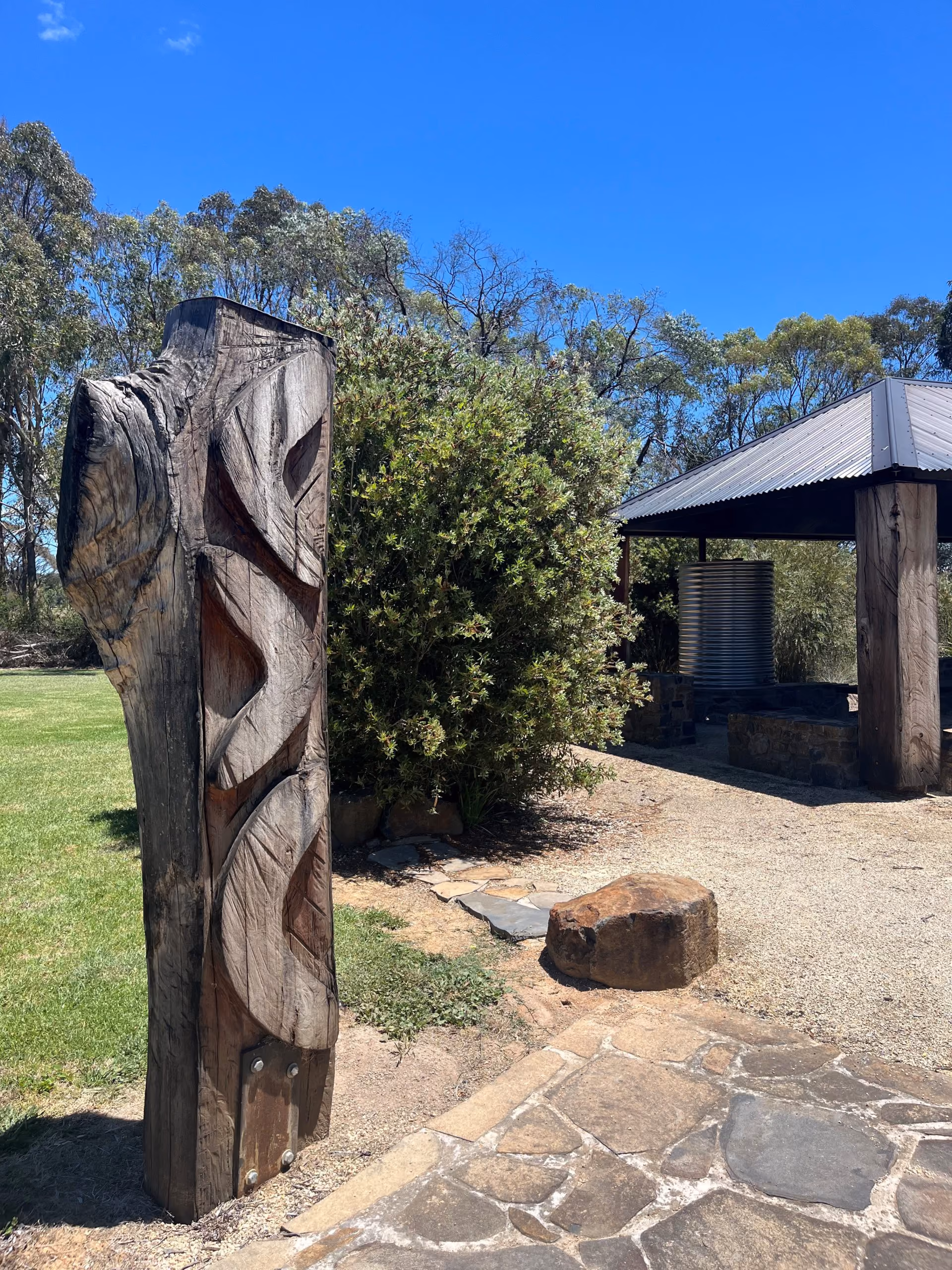 25_Place-of-Reflection_Walcha-Cemetery_Gordon-Hookey_Photo-SCrawford-scaled.jpg