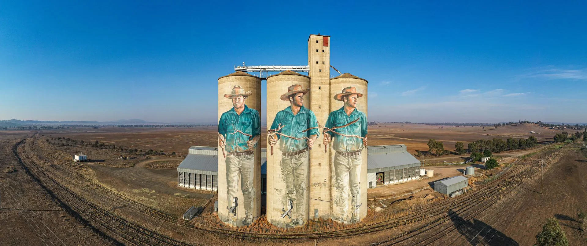 Barraba Silo Art_Photo by: Michel Scutts