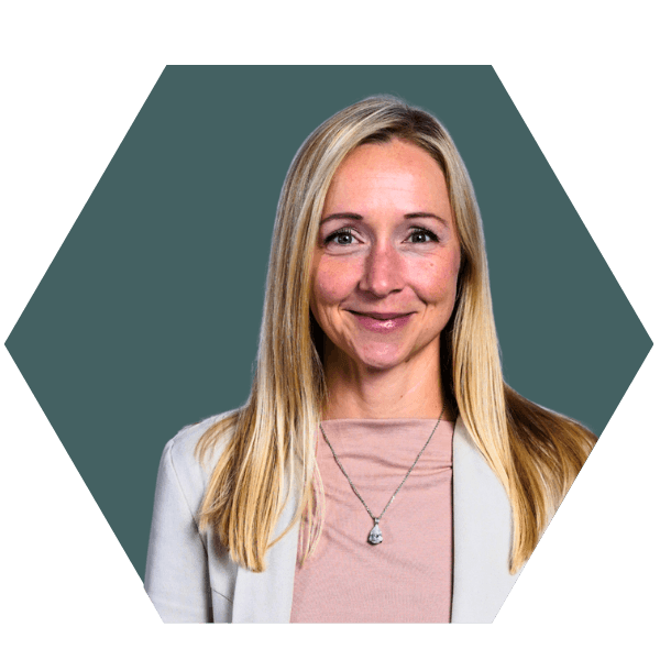 Sven Bartolcic, Inhaber und Personal Trainer lächelt in die Kamera