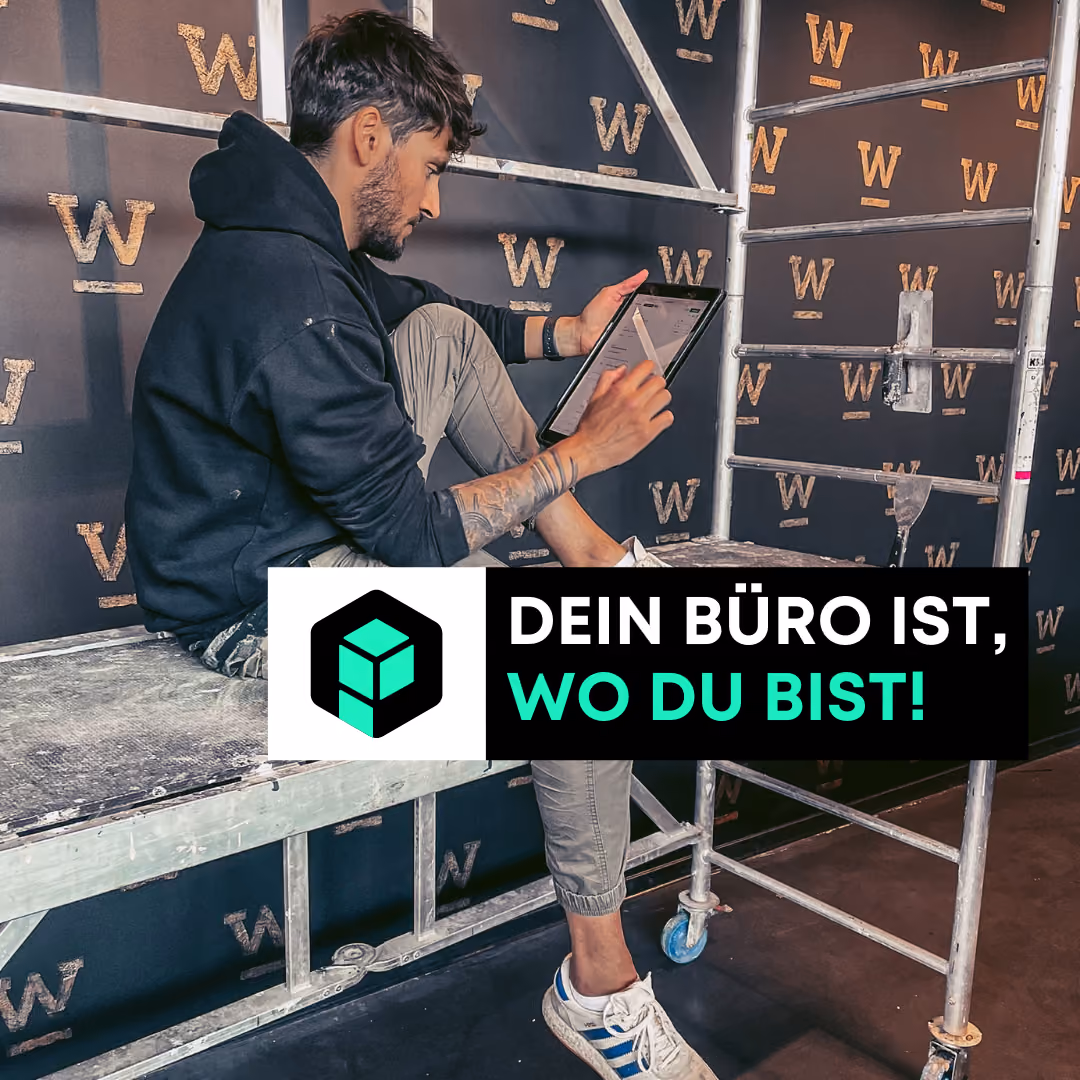 Denis Fielder arbeitet am iPad mit Planc