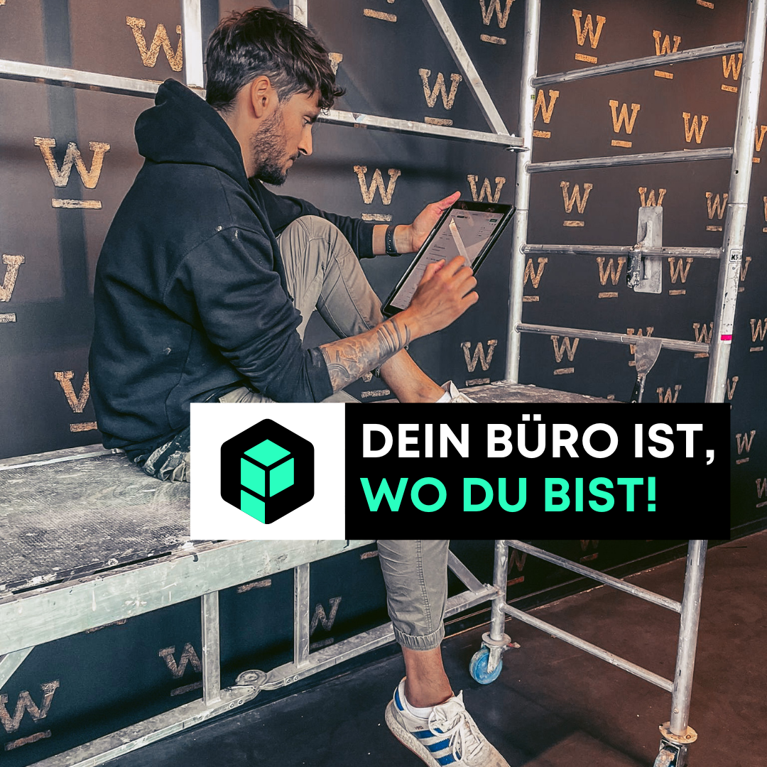 Denis Fielder arbeitet am iPad mit Planc