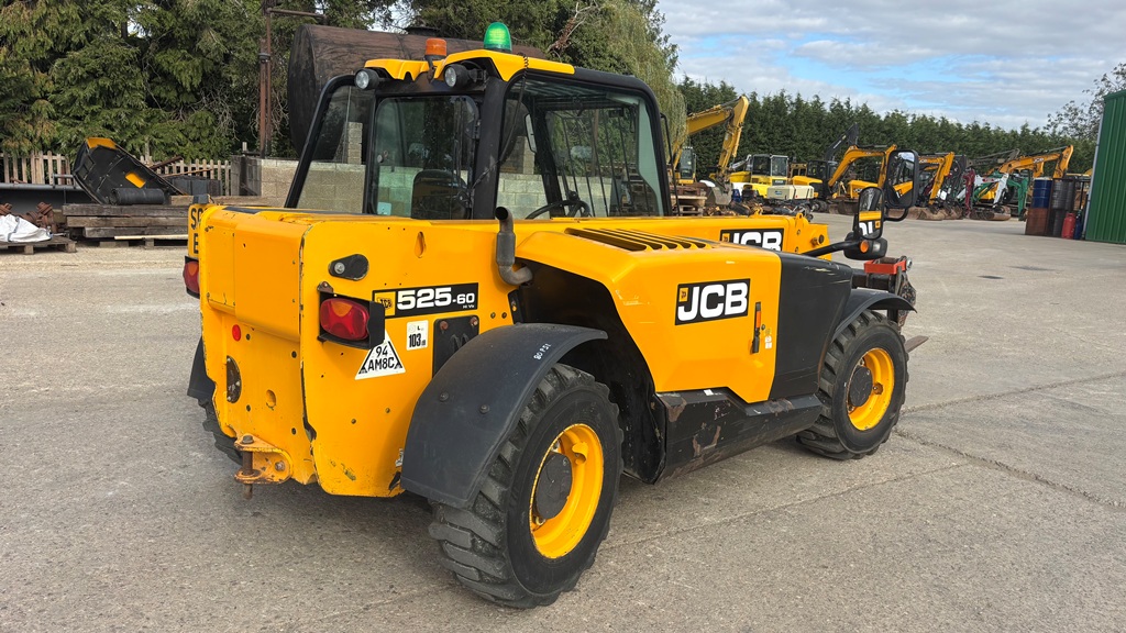2015 Jcb 525-60 wheels & tyre for sale in Kirkby Underwood, Bourne, Lincolnshire — photo 5
