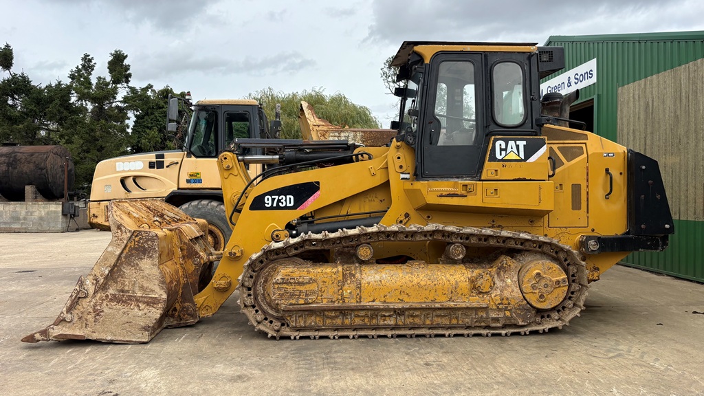 2013 2013 Caterpillar 973d for sale in Kirkby Underwood, Bourne, Lincolnshire