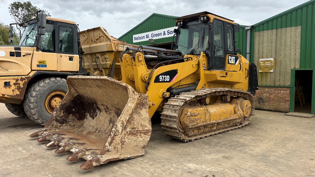2013 Caterpillar 973D attachment for sale in Kirkby Underwood, Bourne, Lincolnshire — photo 2