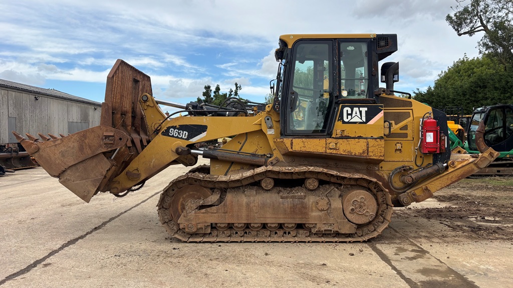 2008 2008 Caterpillar 963d (Ripper) for sale in Kirkby Underwood, Bourne, Lincolnshire