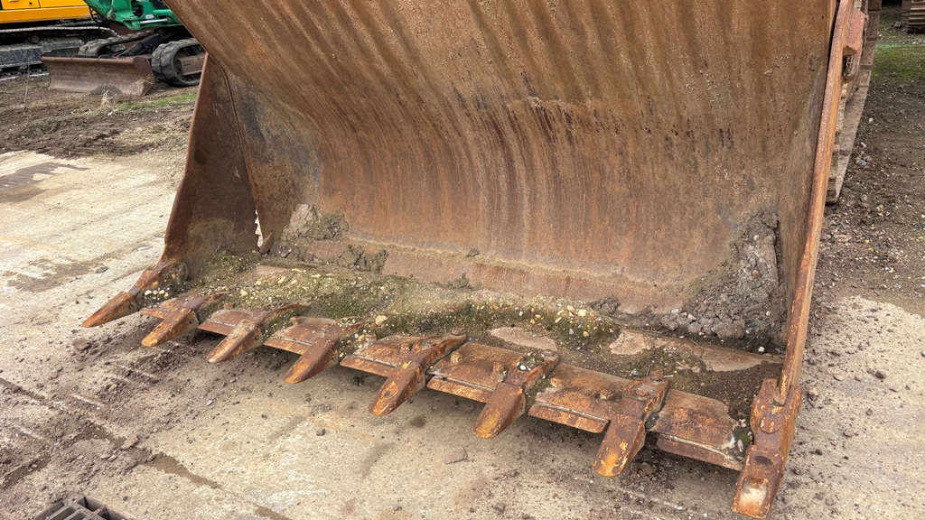 2008 Caterpillar 963D attachment for sale in Kirkby Underwood, Bourne, Lincolnshire — photo 10
