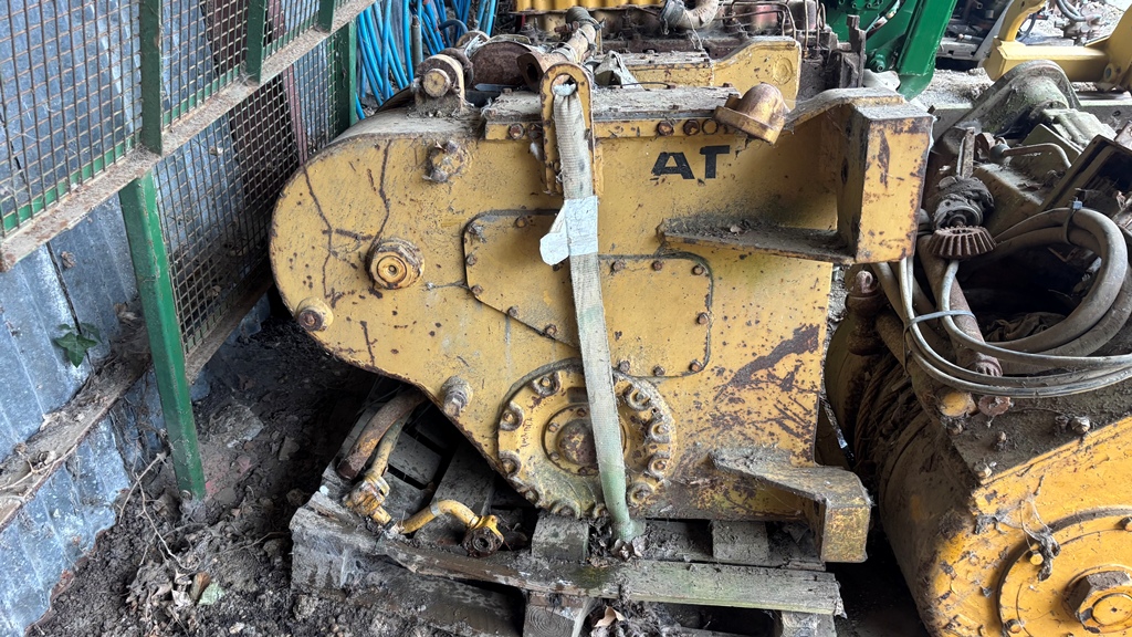 Caterpillar 54PS tractor for sale in Kirkby Underwood, Bourne, Lincolnshire — photo 2