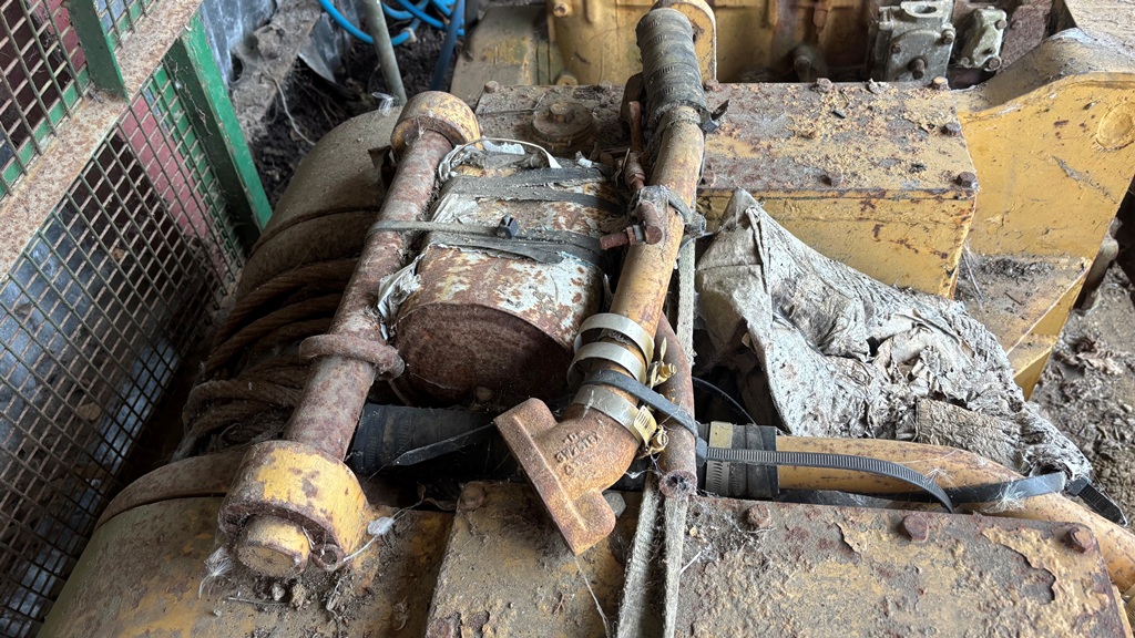 Caterpillar 54PS tractor for sale in Kirkby Underwood, Bourne, Lincolnshire — photo 4