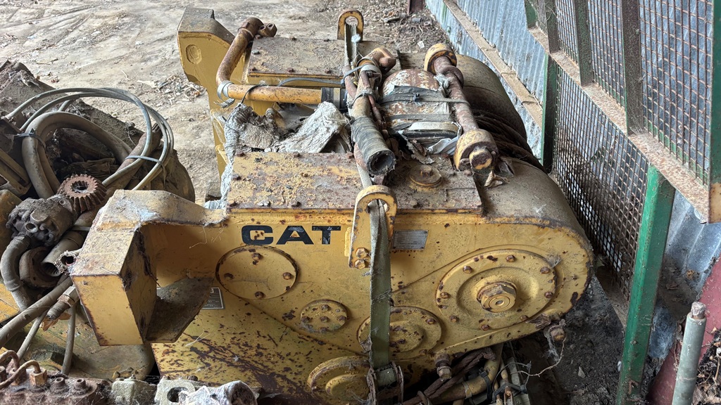 Caterpillar 54PS tractor for sale in Kirkby Underwood, Bourne, Lincolnshire — photo 5