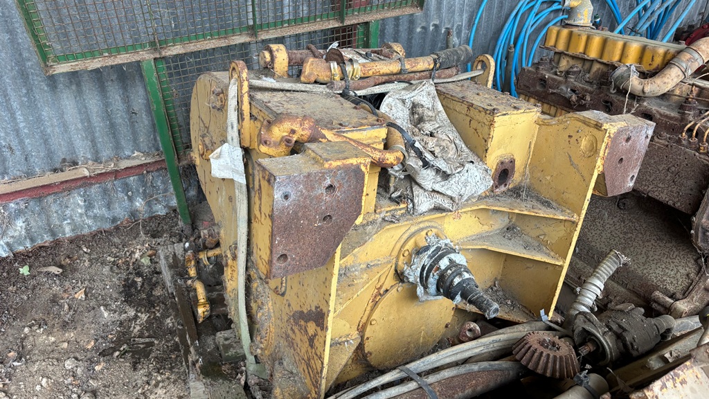 Caterpillar 54PS tractor for sale in Kirkby Underwood, Bourne, Lincolnshire — photo 3