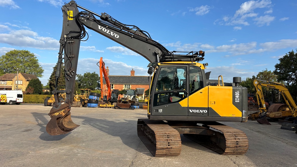 2015 2015 Volvo Ec140el for sale in Kirkby Underwood, Bourne, Lincolnshire