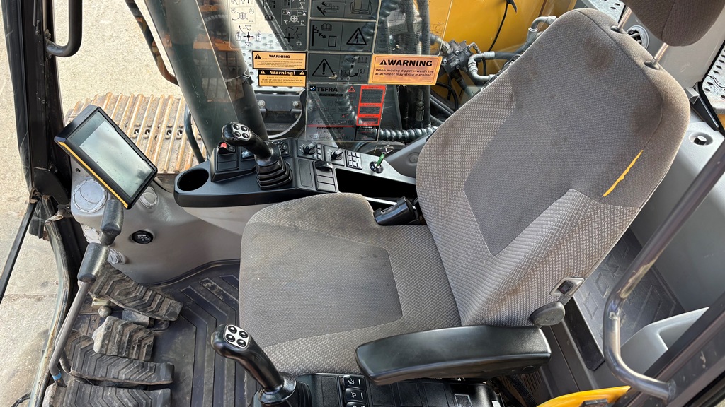 2015 Volvo EC140EL excavator for sale in Kirkby Underwood, Bourne, Lincolnshire — photo 8