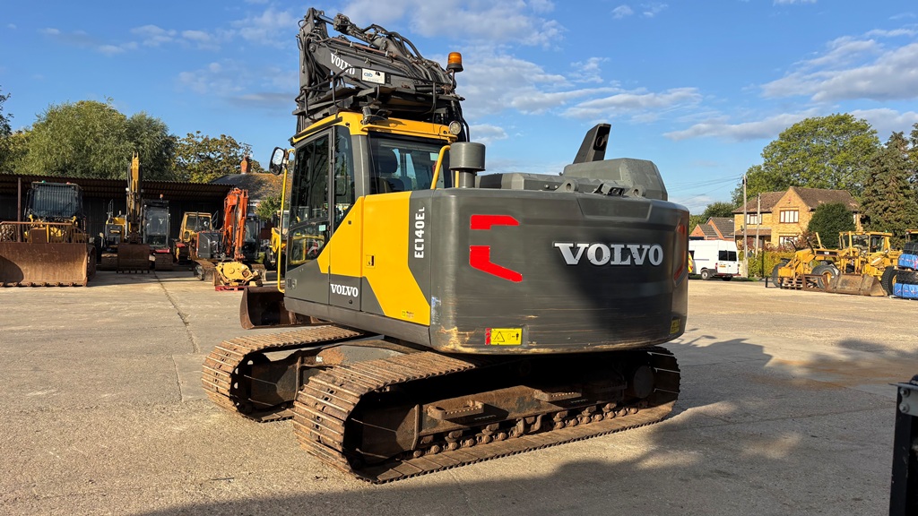 2015 Volvo EC140EL excavator for sale in Kirkby Underwood, Bourne, Lincolnshire — photo 4