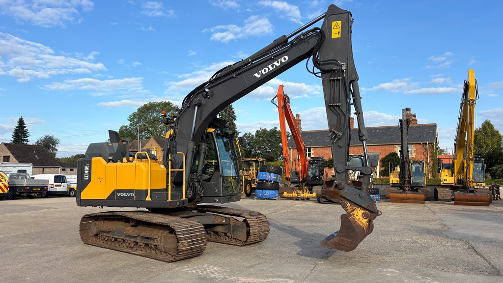2015 Volvo EC140EL excavator for sale in Kirkby Underwood, Bourne, Lincolnshire — photo 7