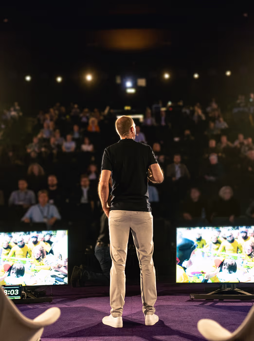 Tom Sietas hält eine Rede vor Publikum