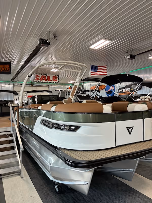 2026 GRAND TAHOE ELITE 2585 MERC 350