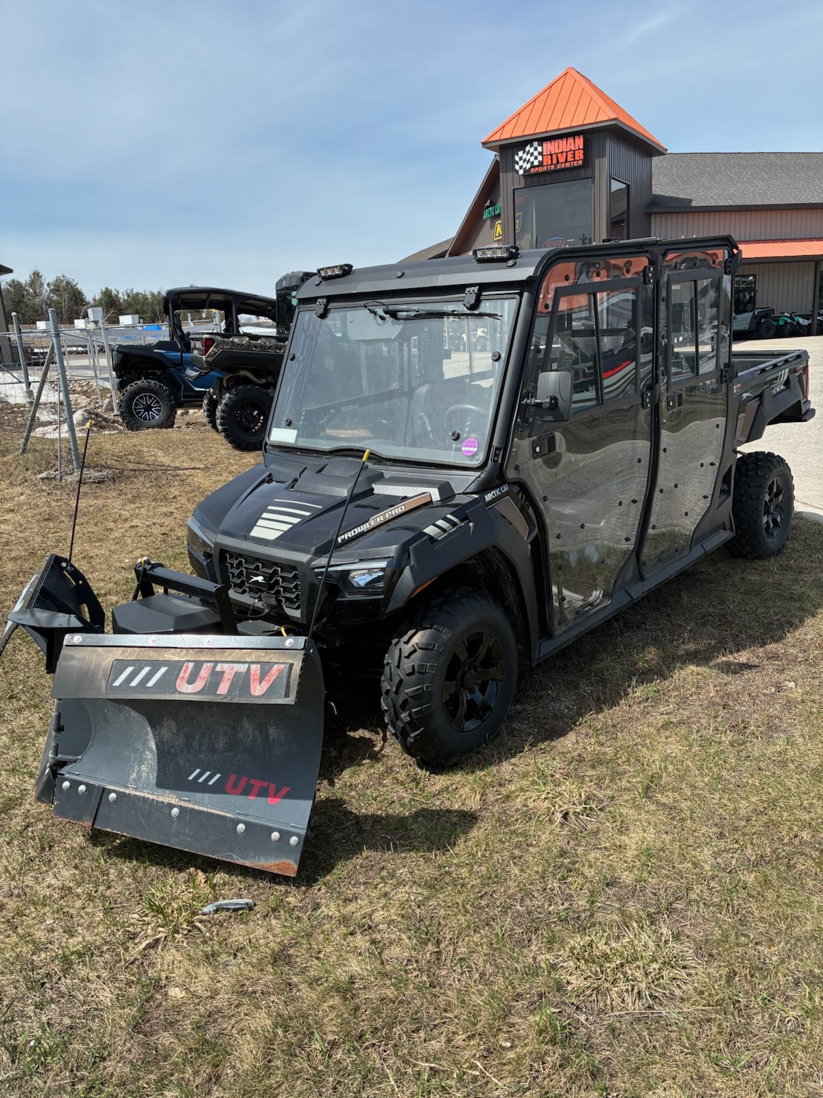2023 PROWLER PRO CREW WITH PLOW