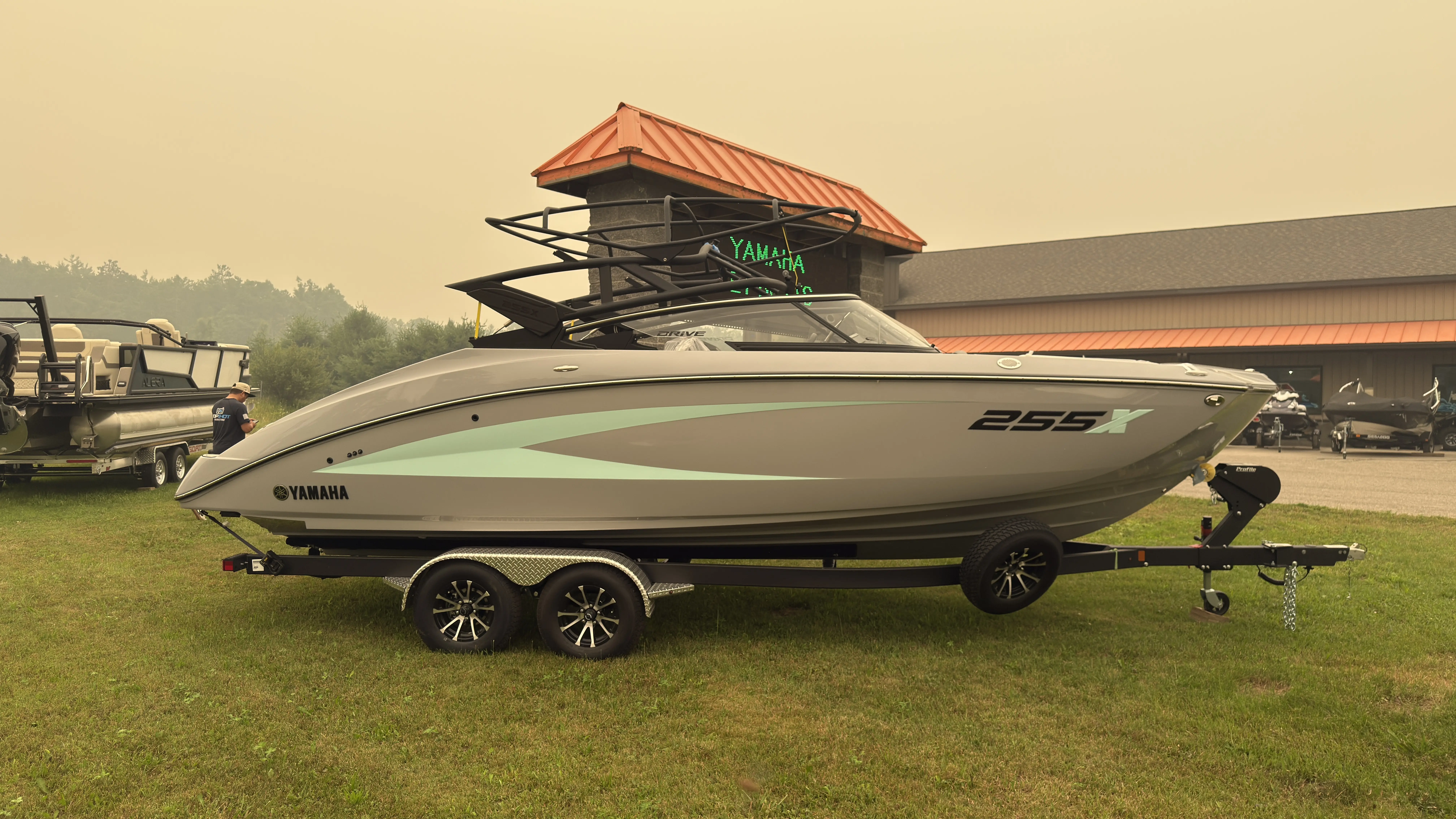 2026 YAMAHA 255XD