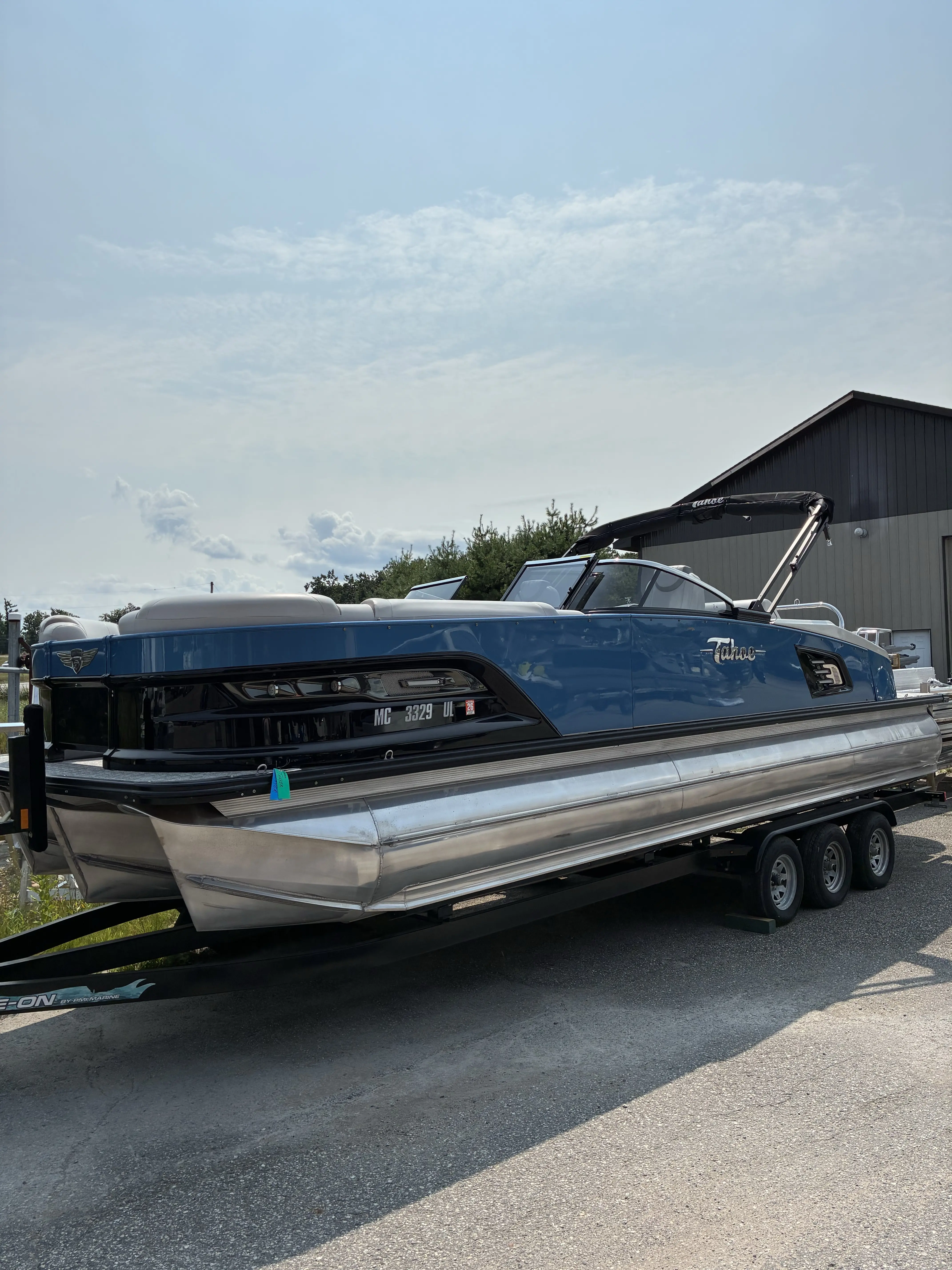 2018 Grand Tahoe RL 2785 w Mercury 400R
