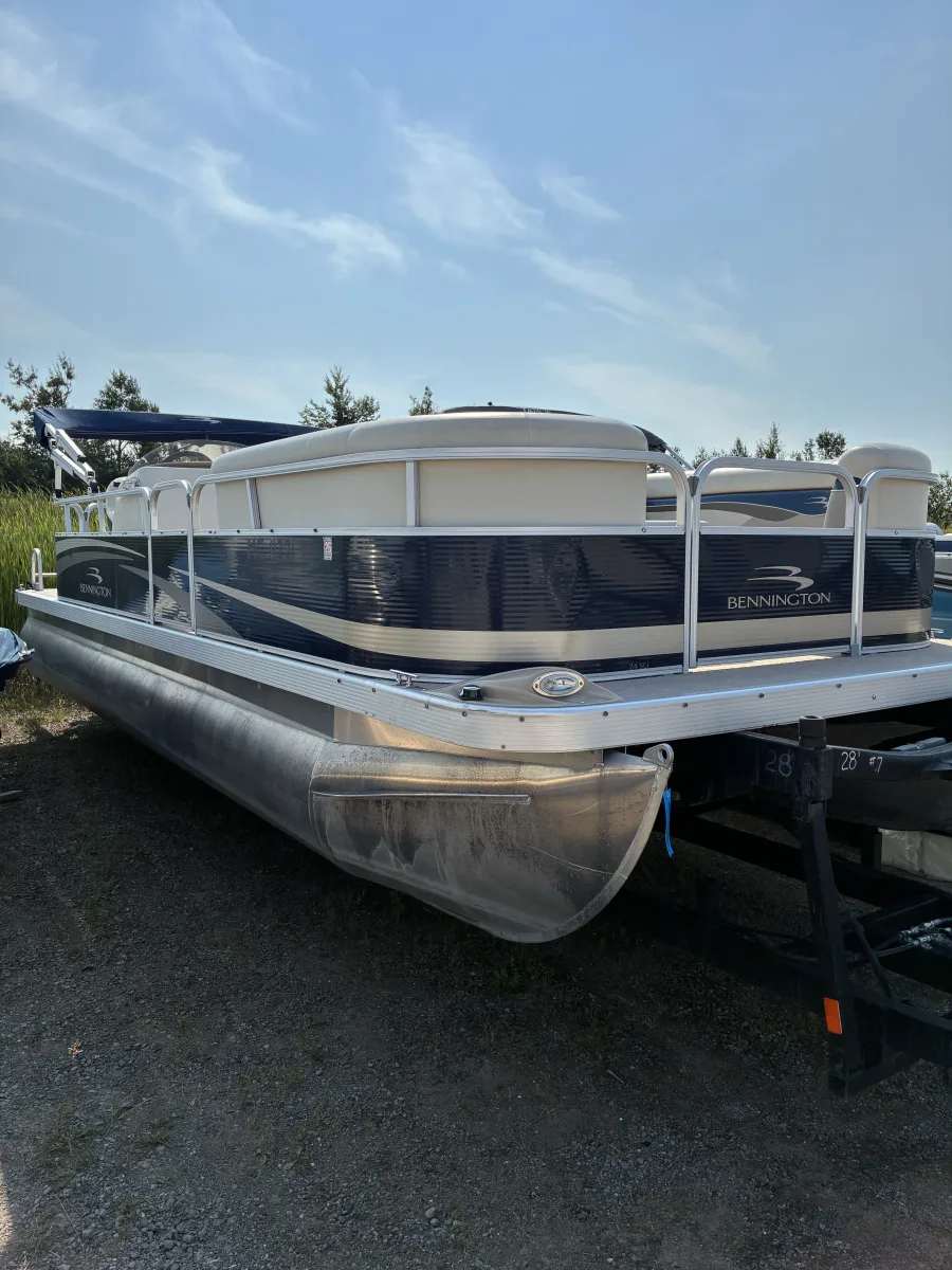 2011 Bennington 24 SLI
