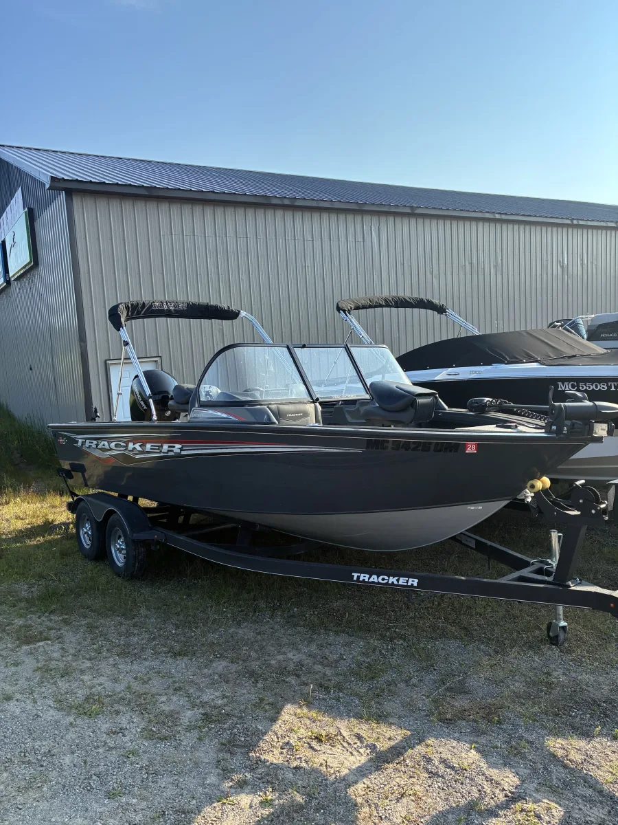 2021 Tracker Varga T 18