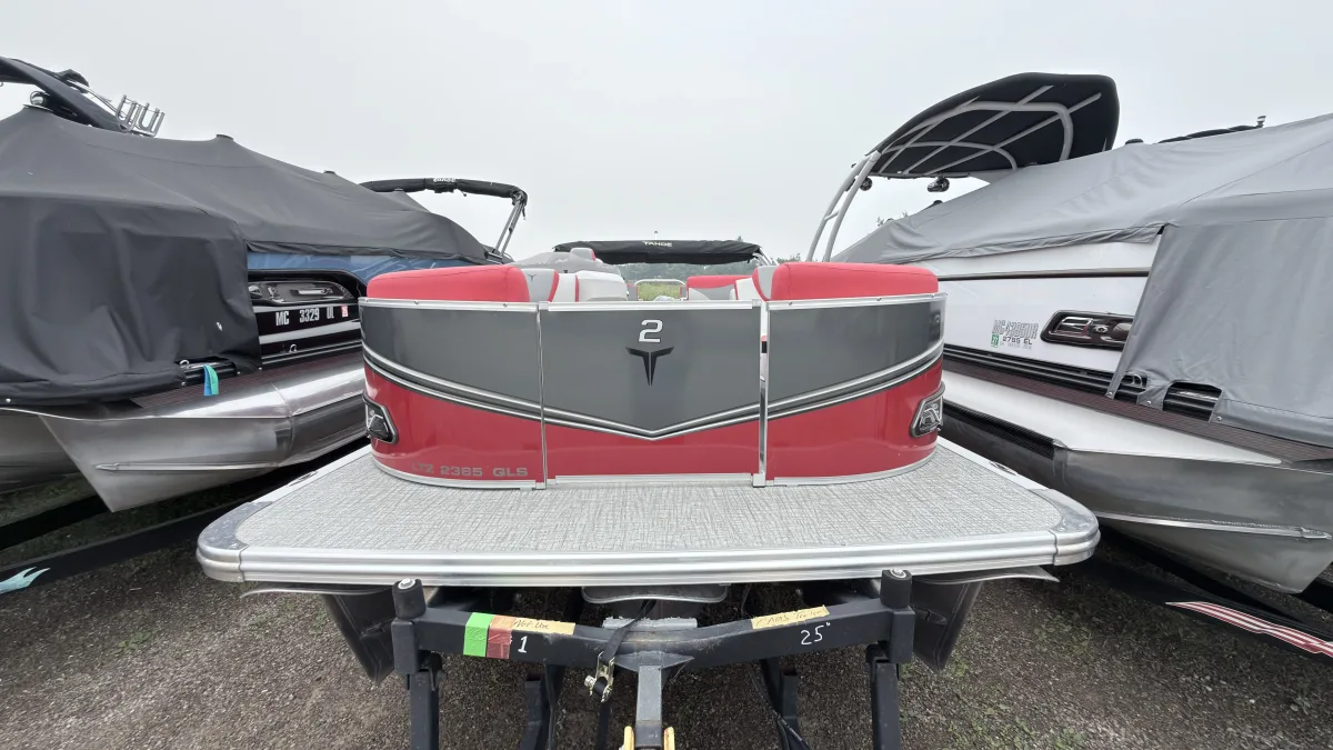 USED TAHOE LTZ 2385 QLS W/MERCURY 200HP