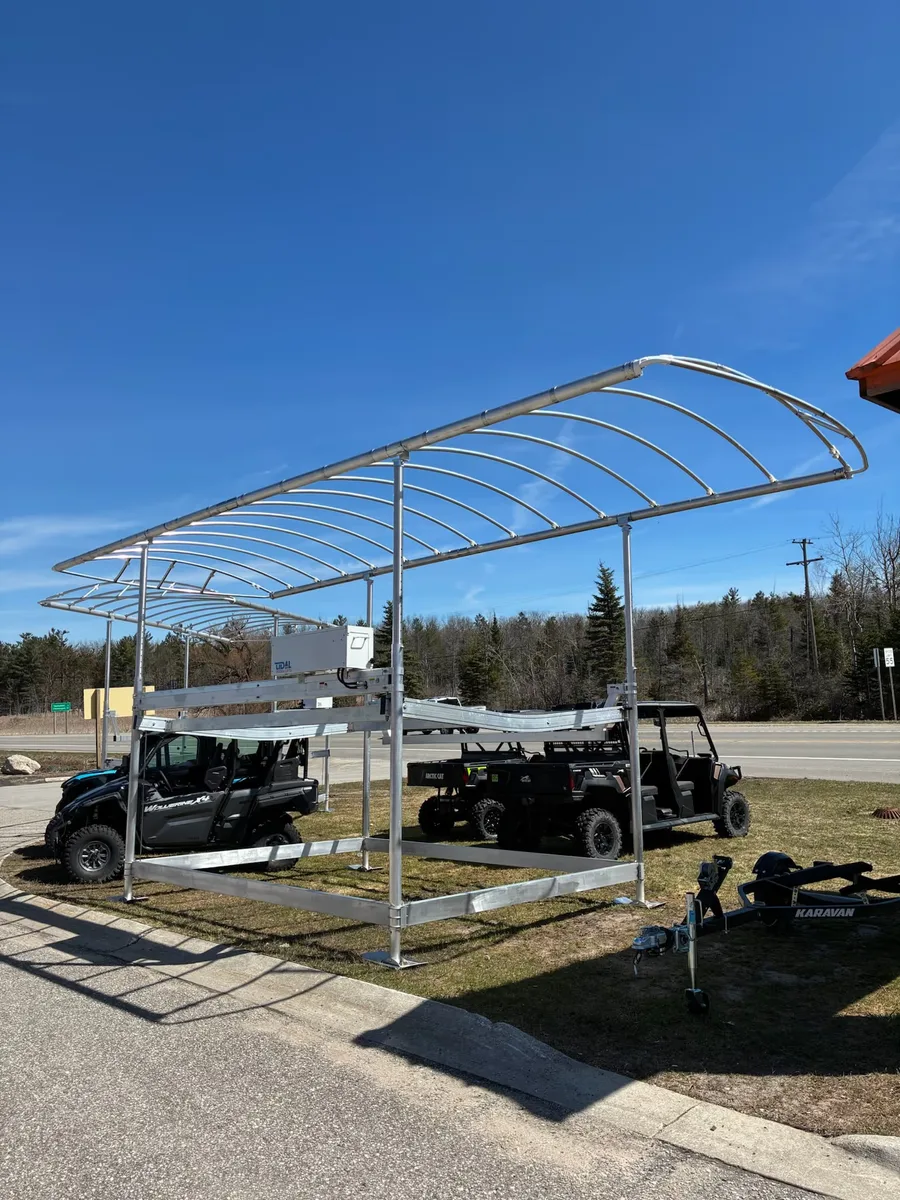 8000LB TIDAL VERTICAL HOIST W/ SOLAR AND CANOPY