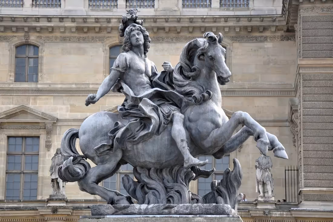 Musée du Louvre : la statue de Louis XIV