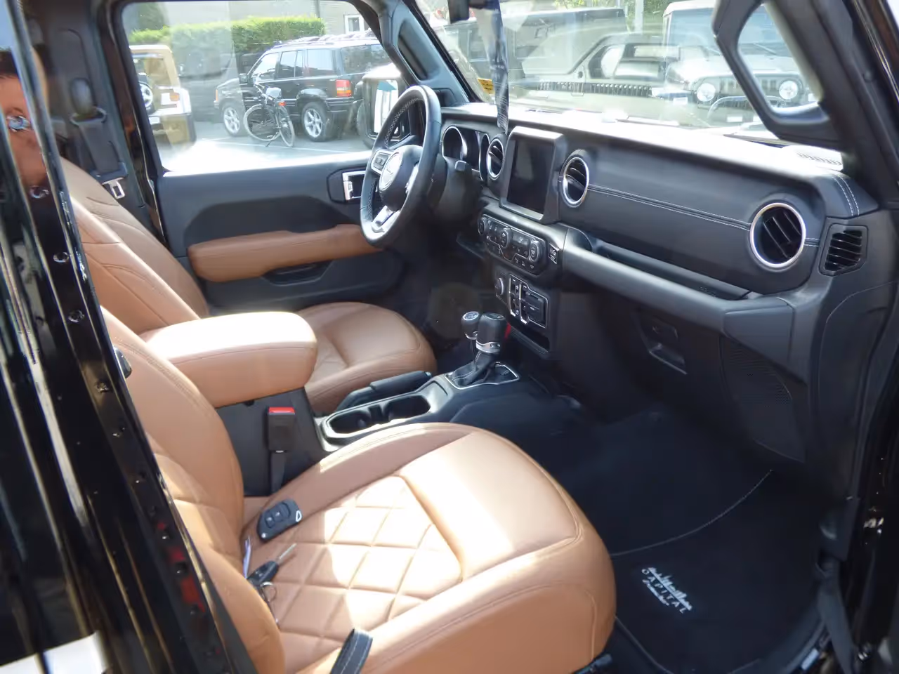 Jeep Wrangler 2.0 Turbo 4xe PHEV **Exclusive Black edition** 9