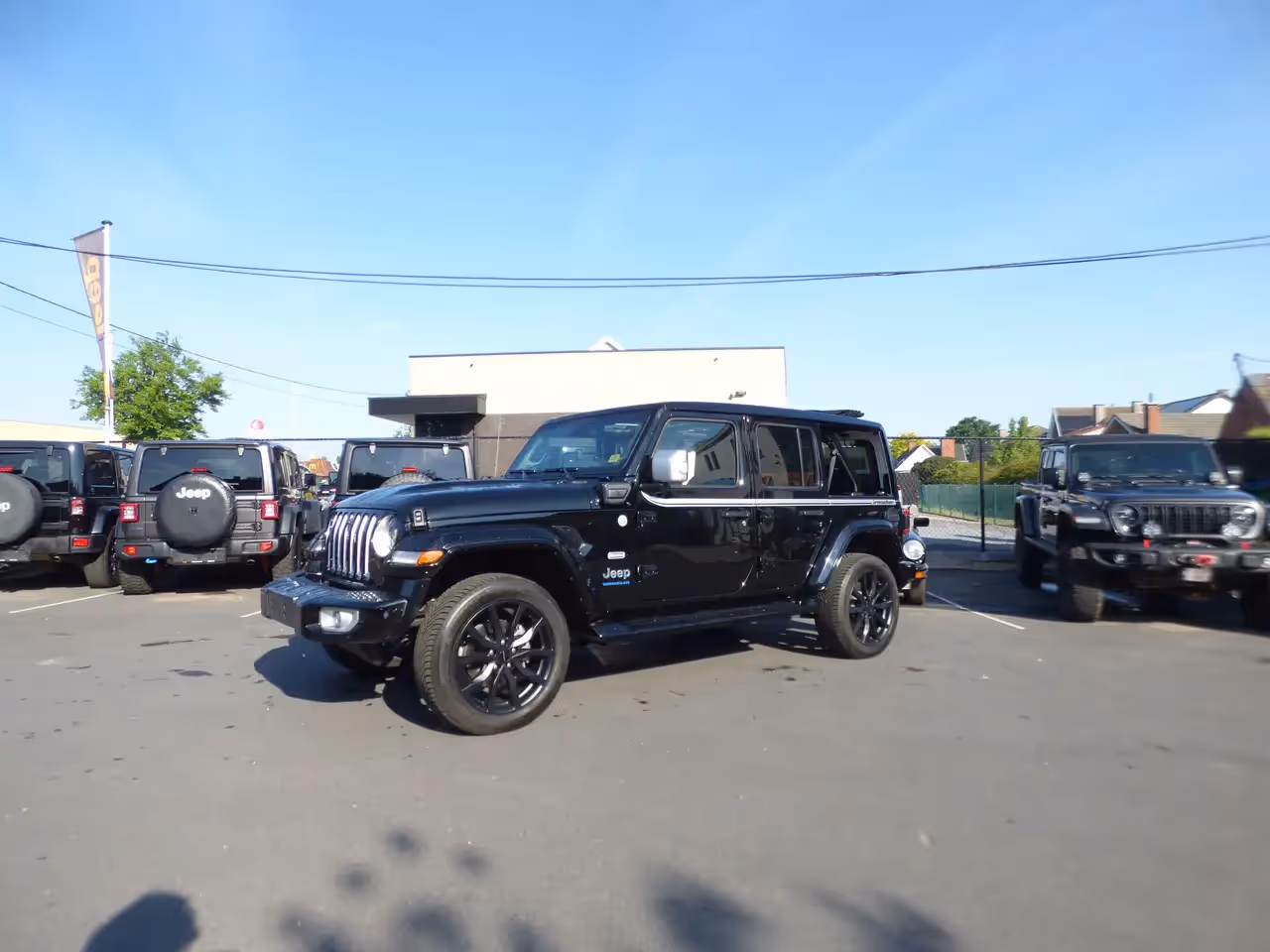 Jeep Wrangler 2.0 Turbo 4xe PHEV **Exclusive Black edition** 6
