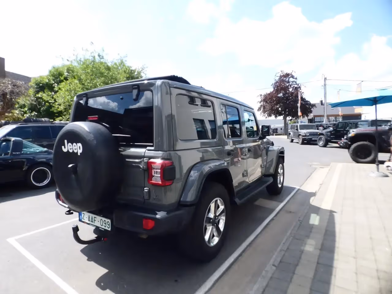 Jeep Wrangler 2.0 Turbo Sahara Unlimited **24000km** 4