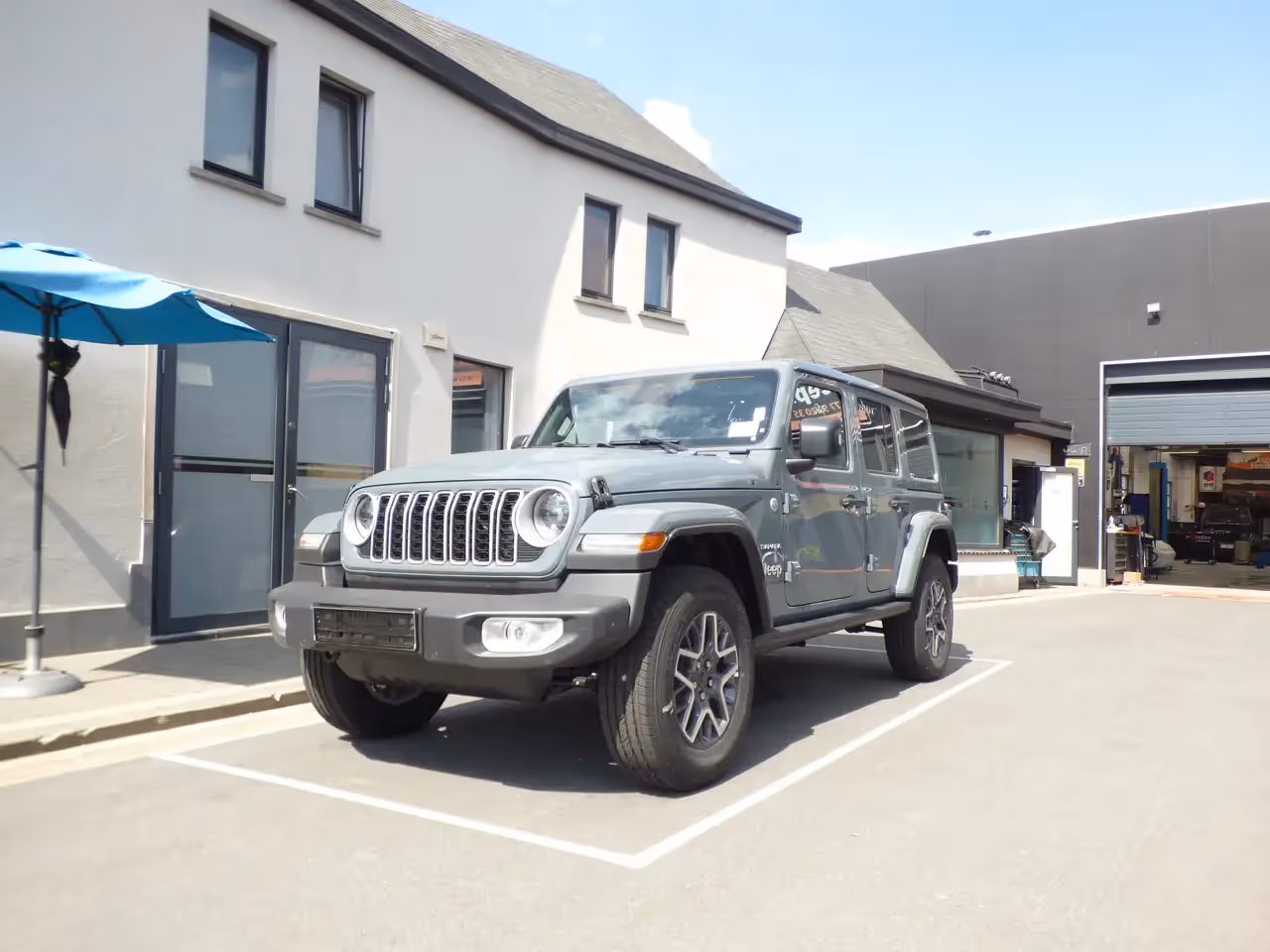 Jeep Wrangler Unlimited Sahara edition Benzine **10km** 0