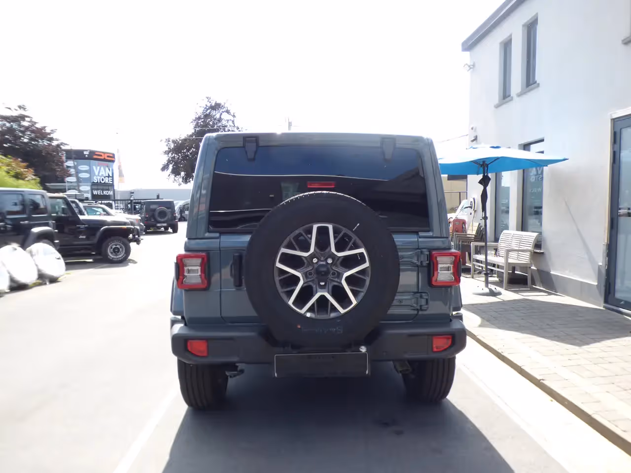 Jeep Wrangler Unlimited Sahara edition Benzine **10km** 3