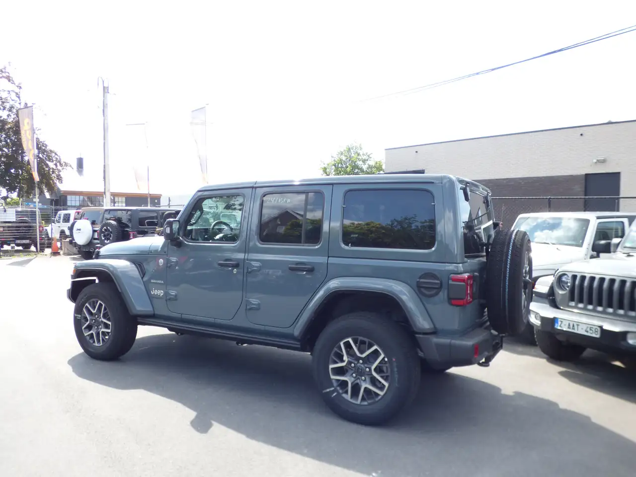 Jeep Wrangler Unlimited Sahara edition Benzine **10km** 10
