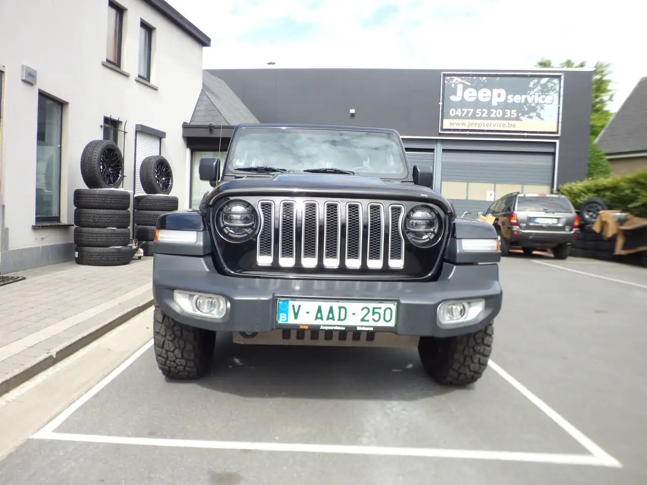 Jeep Wrangler 2.0 Turbo Sahara**73000km**Black** 6