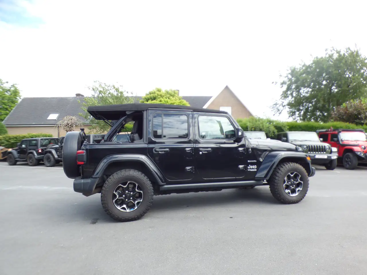 Jeep Wrangler 2.0 Turbo Sahara**73000km**Black** 9