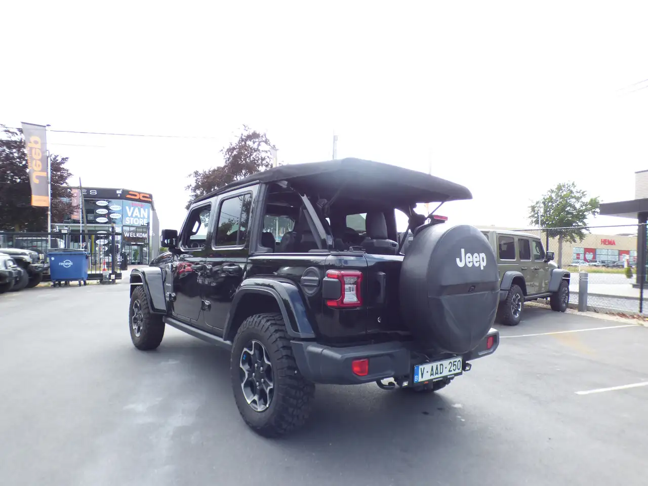 Jeep Wrangler 2.0 Turbo Sahara**73000km**Black** 10
