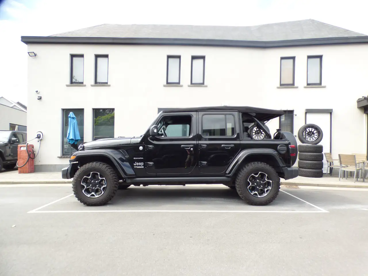 Jeep Wrangler 2.0 Turbo Sahara**73000km**Black** 1