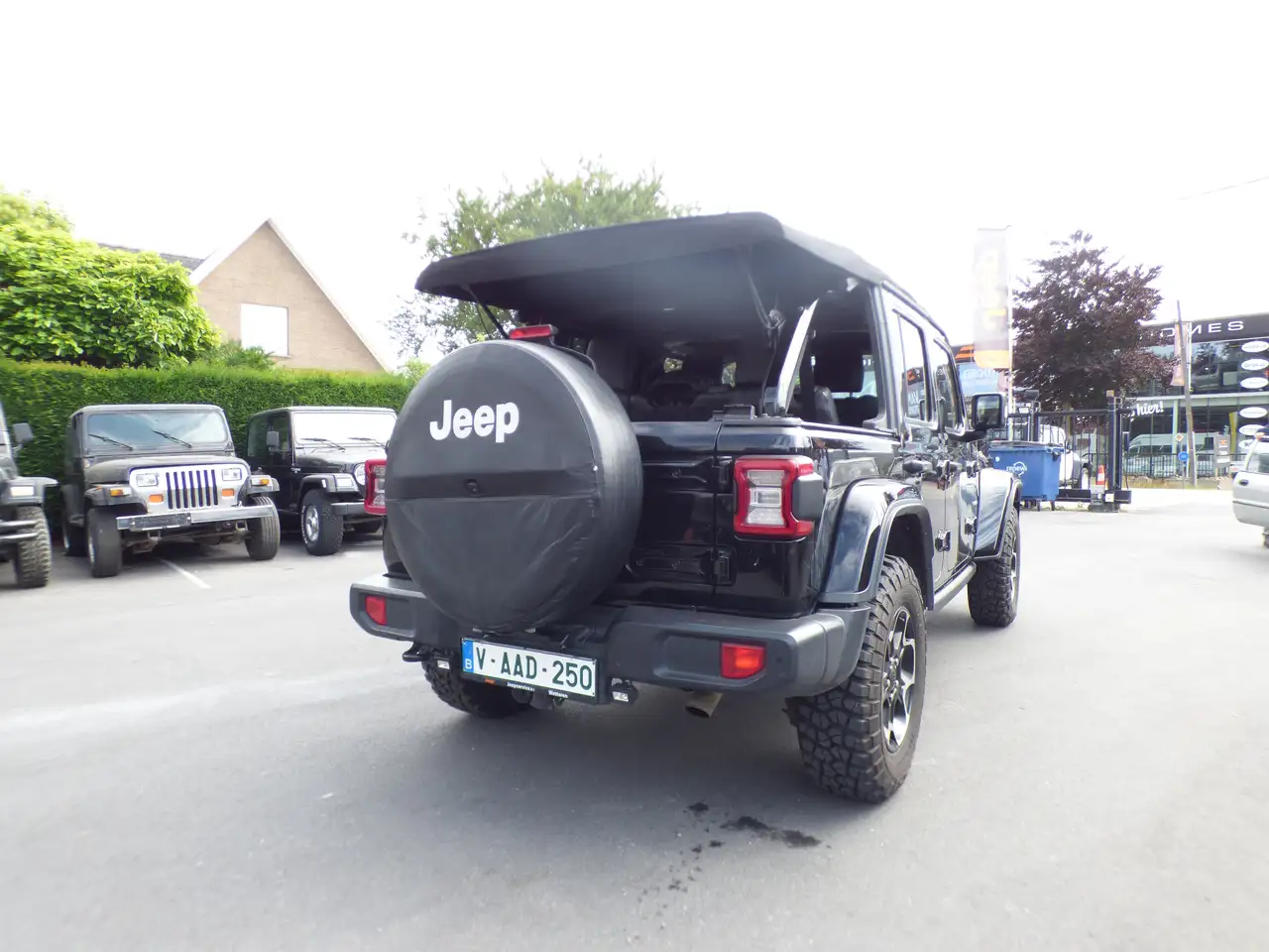Jeep Wrangler 2.0 Turbo Sahara**73000km**Black** 9