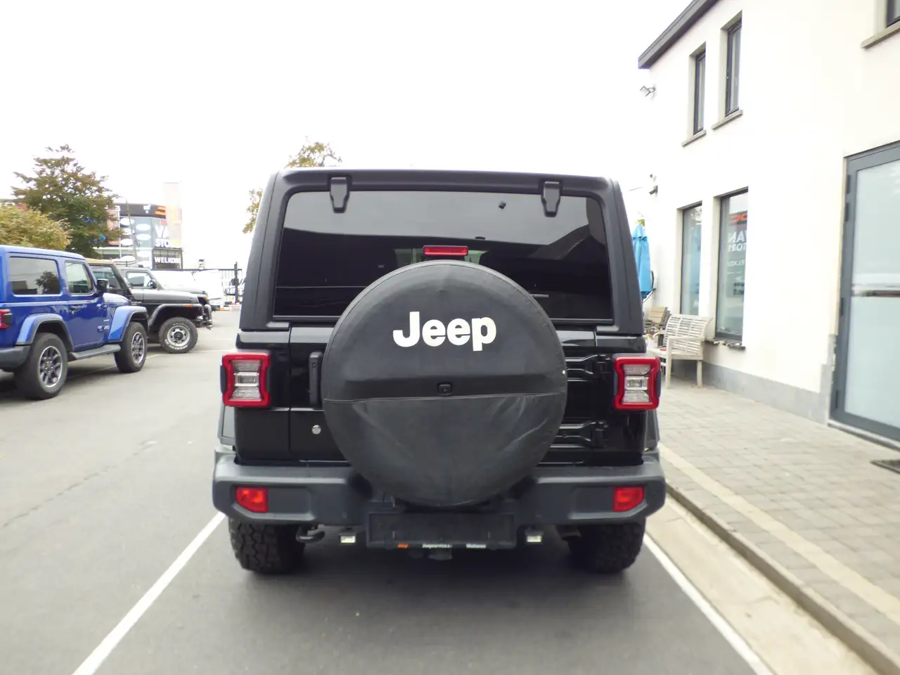 Jeep Wrangler 2.0 Turbo Sahara**73000km**Black** 3