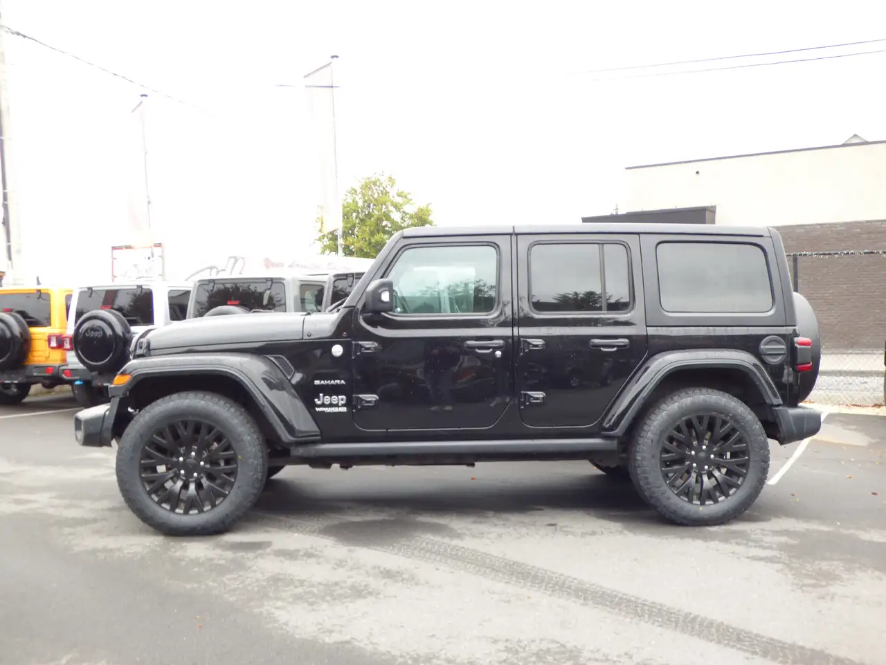Jeep Wrangler 2.0 Turbo Sahara**73000km**Black** 10
