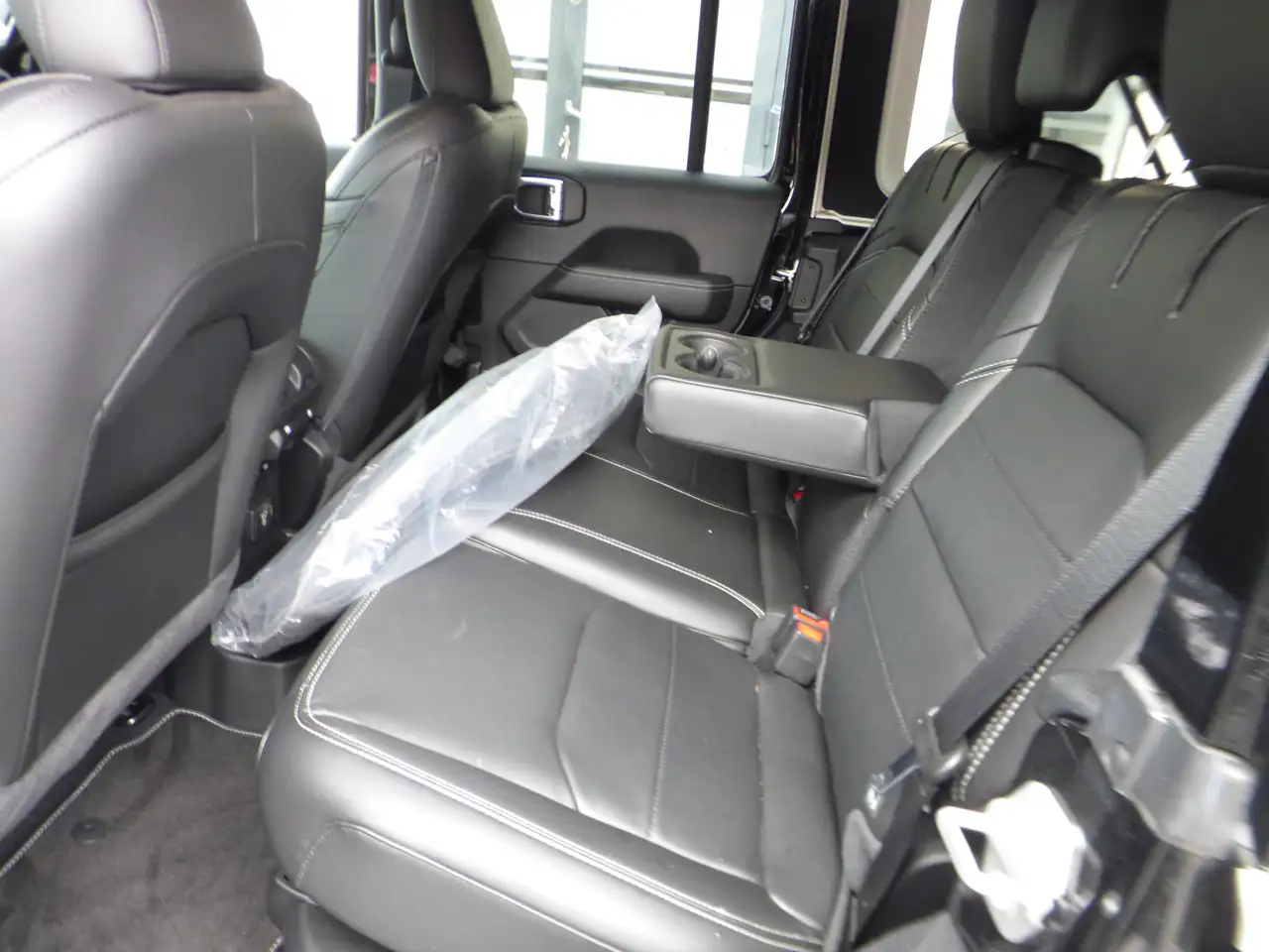 Jeep Wrangler **Black-Exclusive Edition **6900km**Phev 8